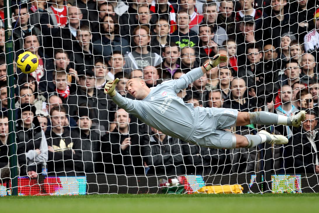 7. Hest Ham United vs. Liverpool – Premier League: Pepe Reina voló pero no pudo hacer más que ver cómo la pelota se colaba en su arco tras un remate de Scott Parker. Fue la temporada 10/11 de la liga inglesa.