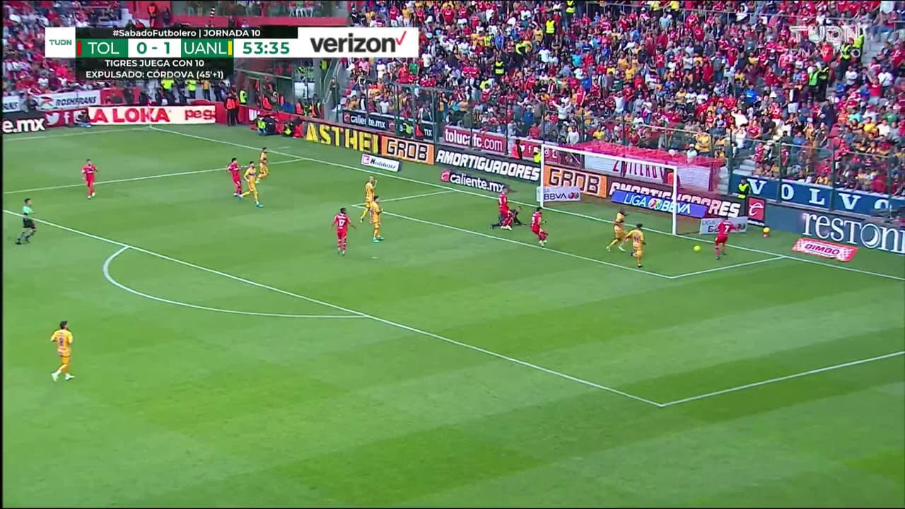 ¡GOOOL! Alexis Vega anota para Toluca.