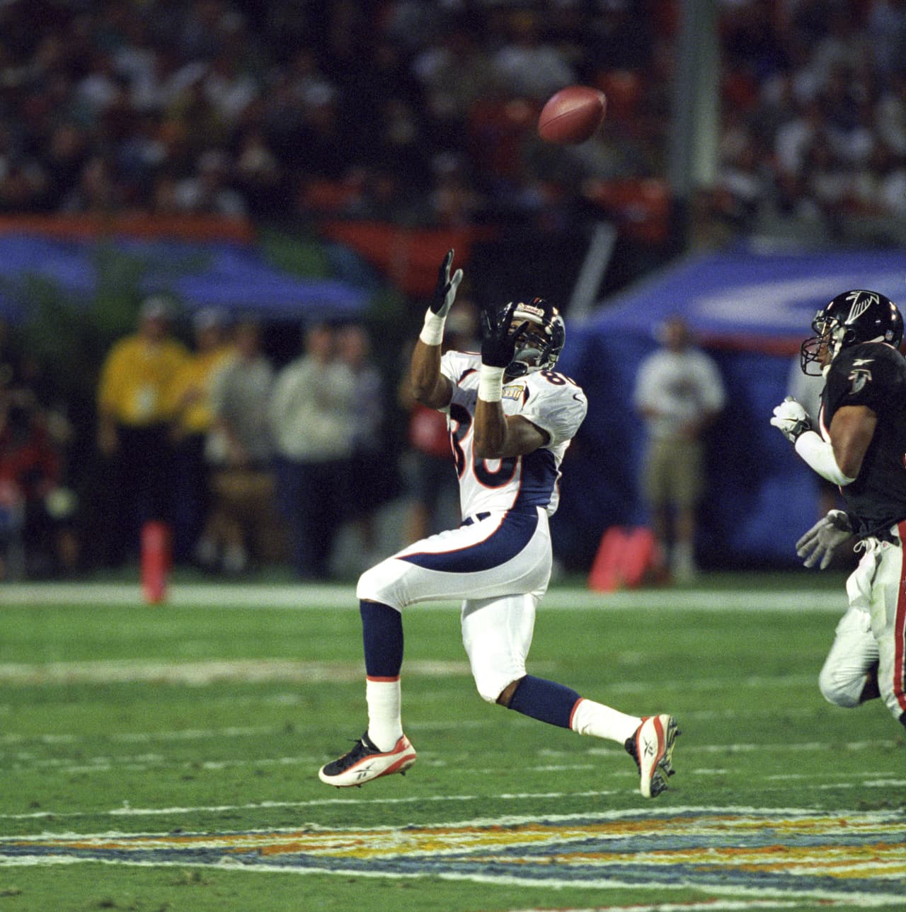 El mejor receptor de los Broncos era Rod Smith quien atrapó 5 pases para 152 yardas con un touchdown, pudo ser considerado MVP.