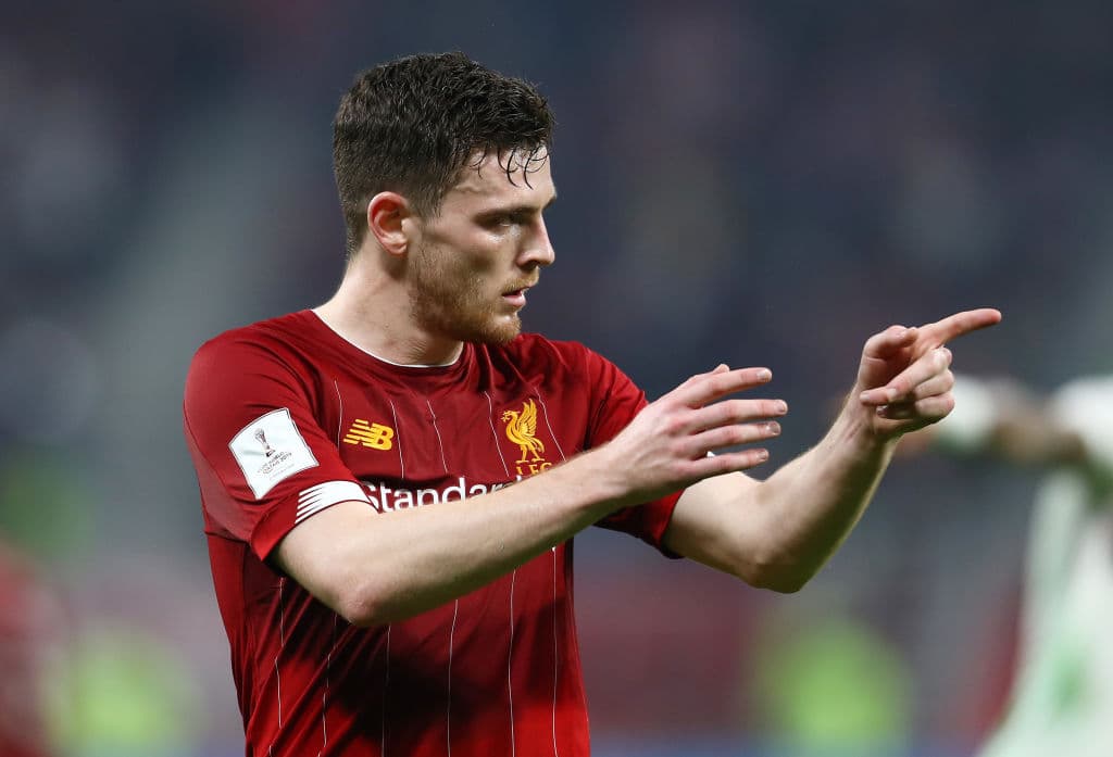 Robertson se disculpa por gesto con Messi en el Liverpool-Barça