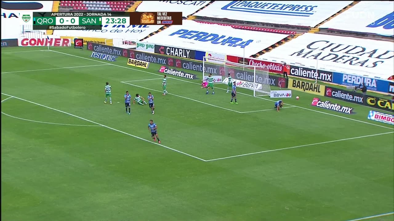 ¡TIRO ATAJADO! disparo por Rodrigo López.