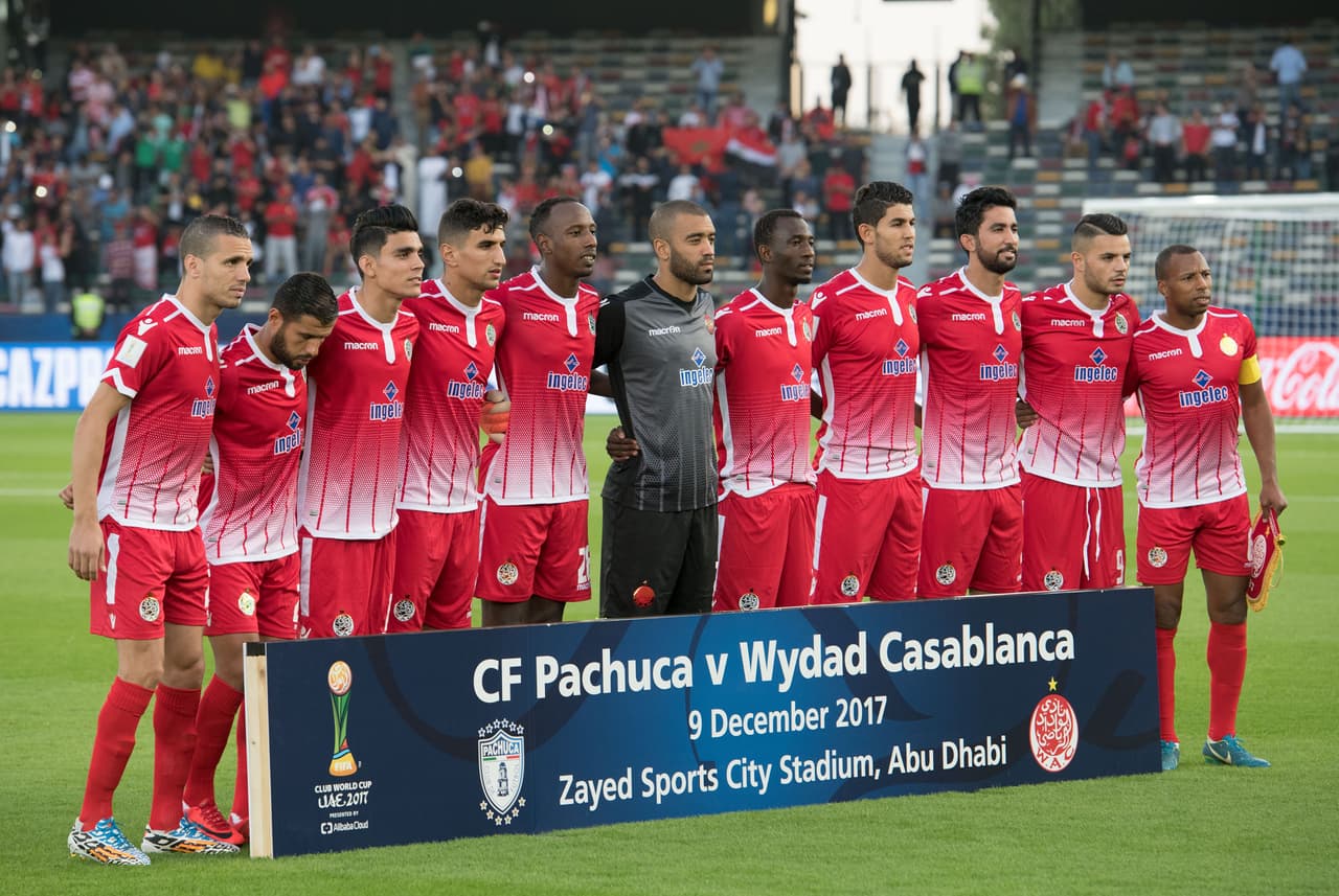 Por su parte,
<b>el Wydad Casablanca </b>lo hizo con Laaroubi; Saidi; Atouchi, Nakach, Aoulad Youssef; Bencharki, El Harti, Khadrouf, El Hachimi; Noussir, Comara.