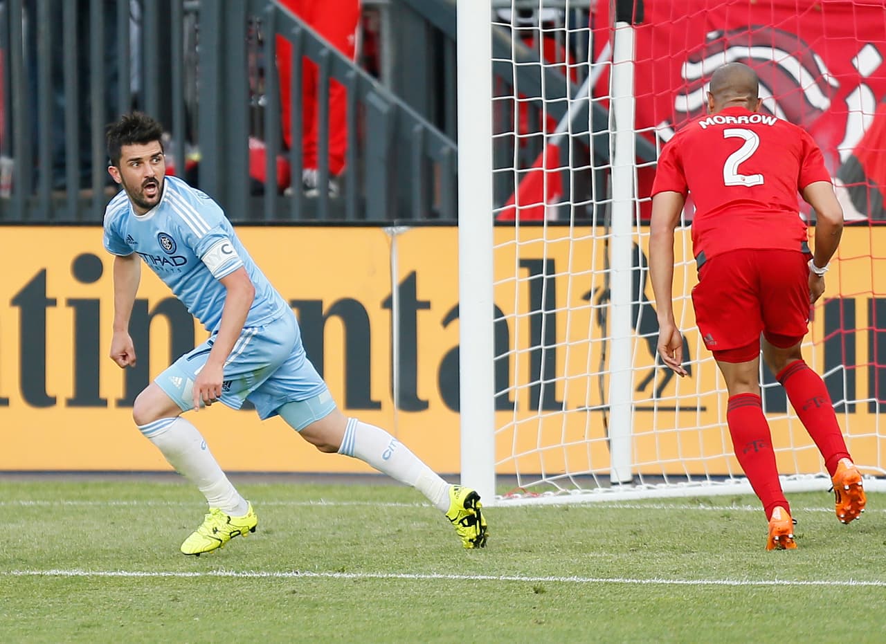 DAVID VILA (DEL) | El goleador de New York City FC se fajó con los dos goles de su equipo como visitante sobre Toronto FC.