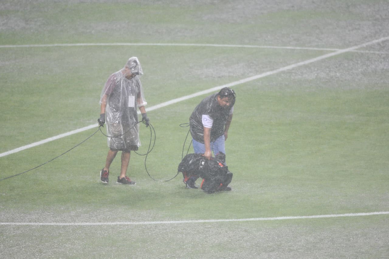 Esperando que las condiciones climatológicas sean mucho más favorables.