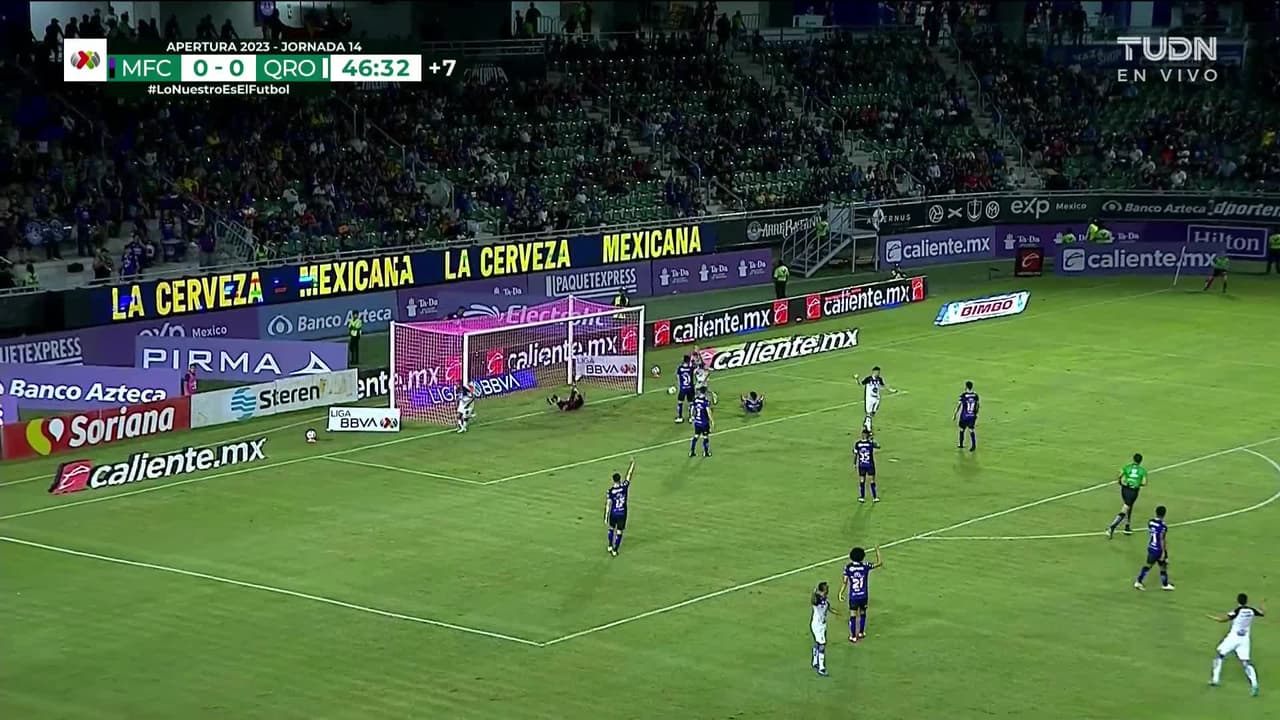 ¡GOL!  anota para Querétaro. Camilo Sanvezzo