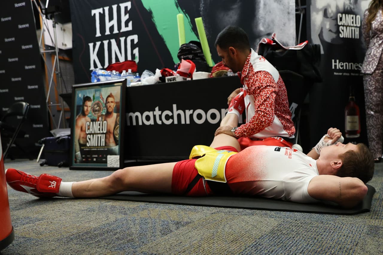 Así se preparaban previo al pleito por los cinturones del WBC y WBA en el Alamodome.