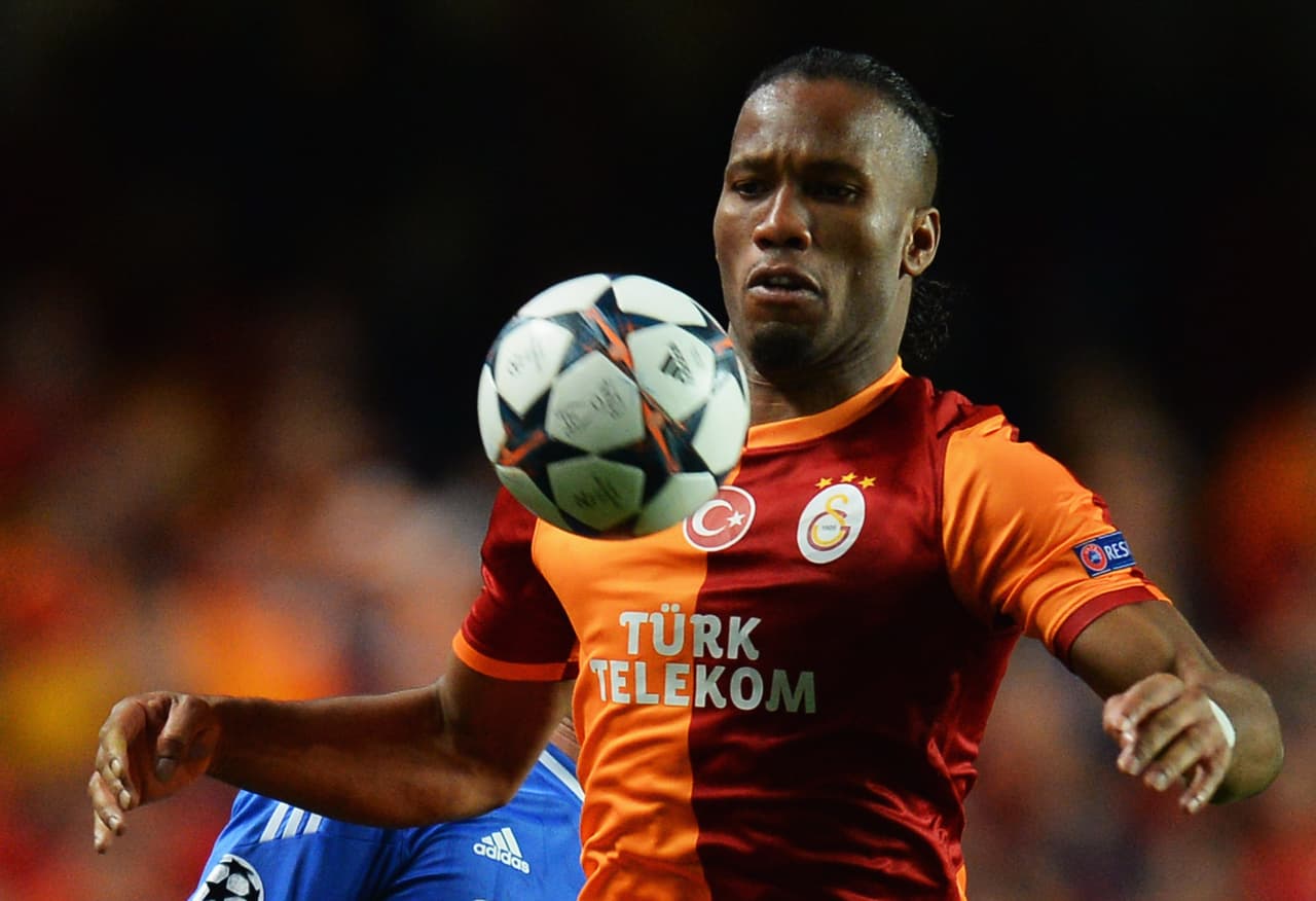 Con el pase en su mano, el Galatasaray se quedó con él a pesar de los múltiples rumores de un posible regreso al Chelsea. Llegó a comienzos del 2013 y se quedó toda la temporada 2013/14 en el fútbol turco.