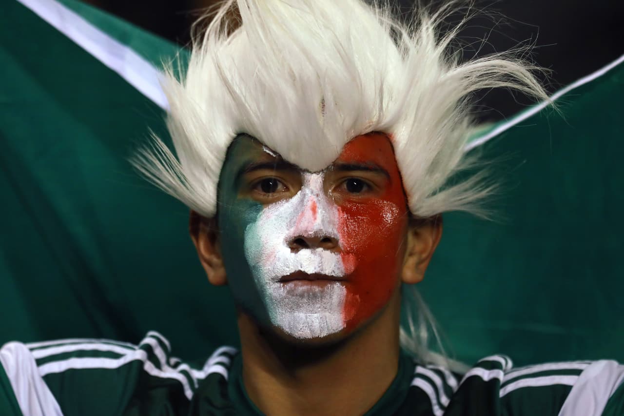 Las pinturas y demás accesorios fueron parte del colorido para a poyar a México en el gran evento del béisbol.