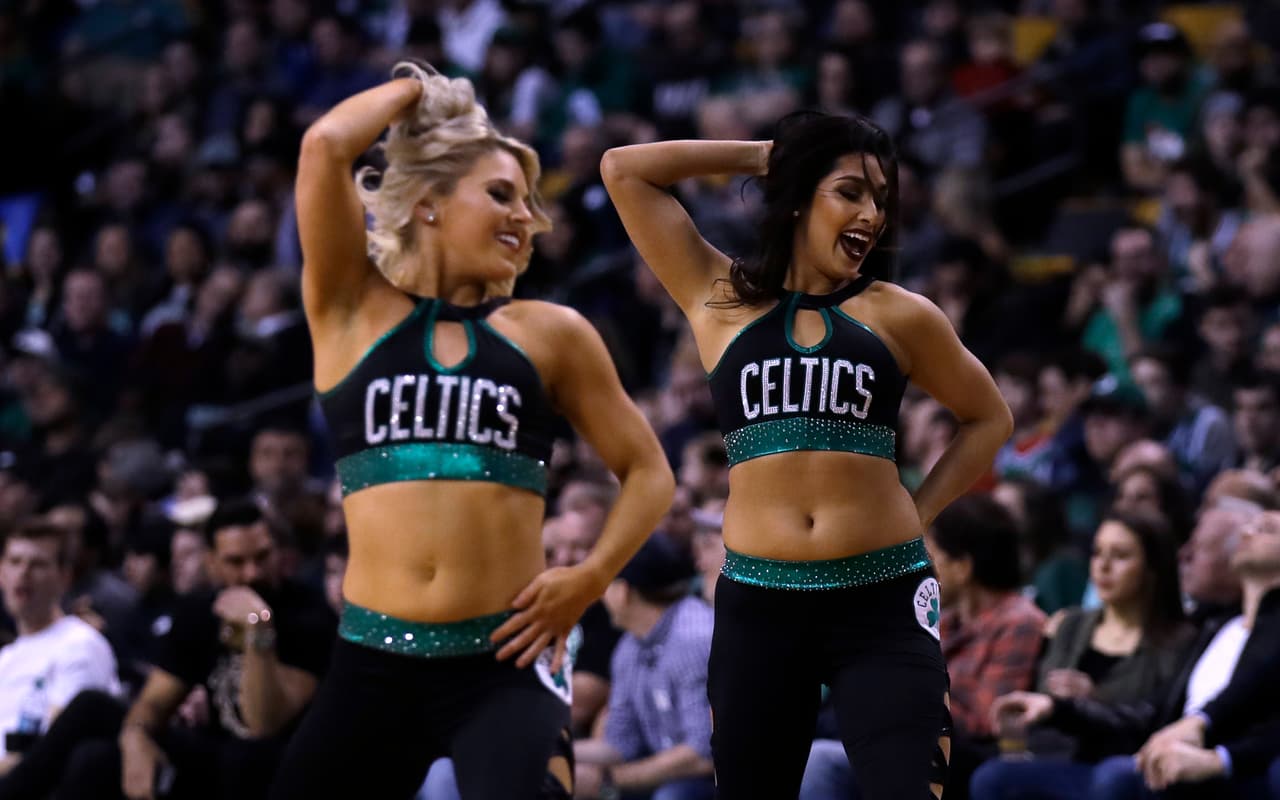 Las porristas de Boston Celtics esperan que con la sensualidad de sus bailes y su belleza sean una motivación especial para que su equipo por fin derrote a Cleveland Cavaliers en las finales de NBA.