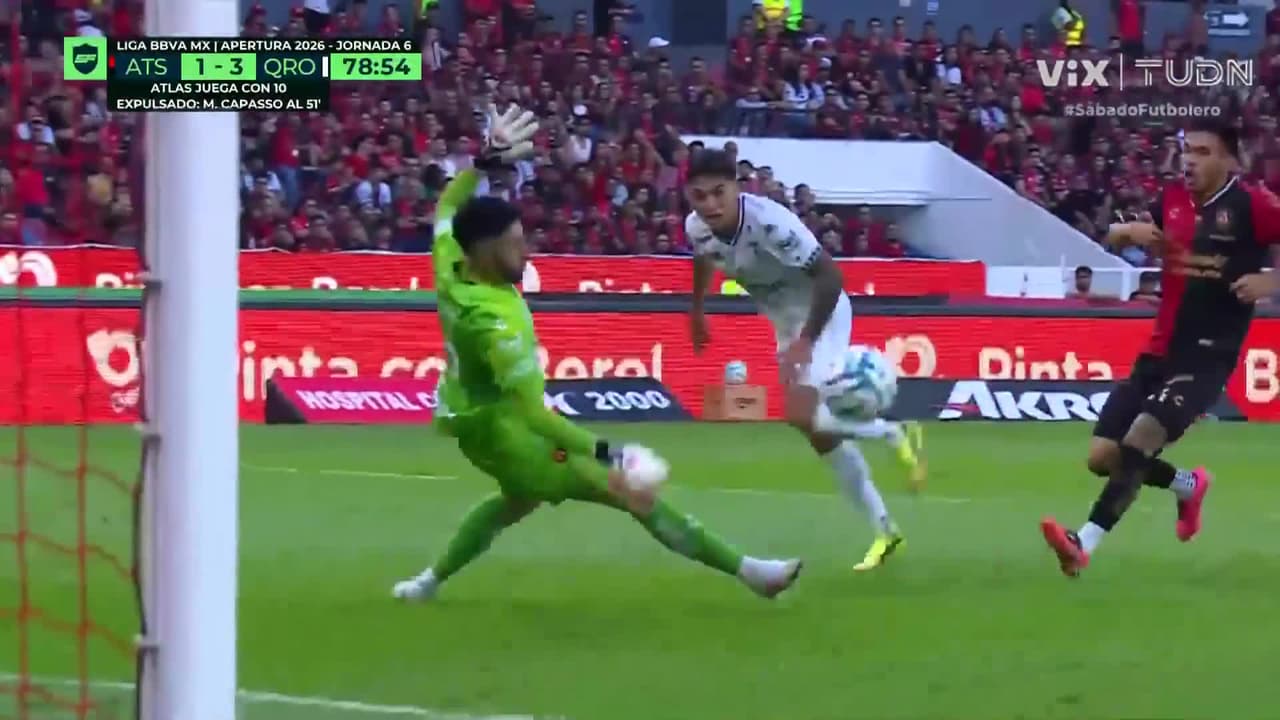 ¡Enferma atajada! Camilo Vargas evita el cuarto de los Gallos