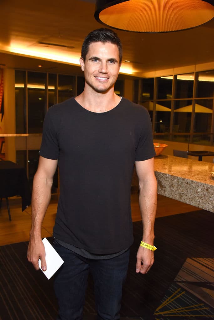 Al momento solo sabemos que la cinta estará encabezada por las jóvenes estrellas Kaya Scodelario (Maze Runner, 2014) y Robbie Amell (Upload, 2020).
<br>