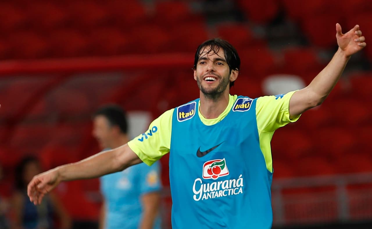 Kaká entrenando con Brasil
