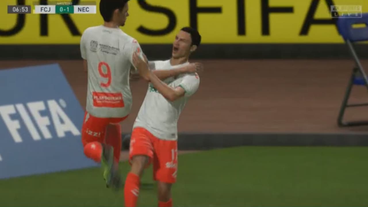 Maximiliano Olivera cayó 1-2 en casa ante Jairo González en el futbol virtual.