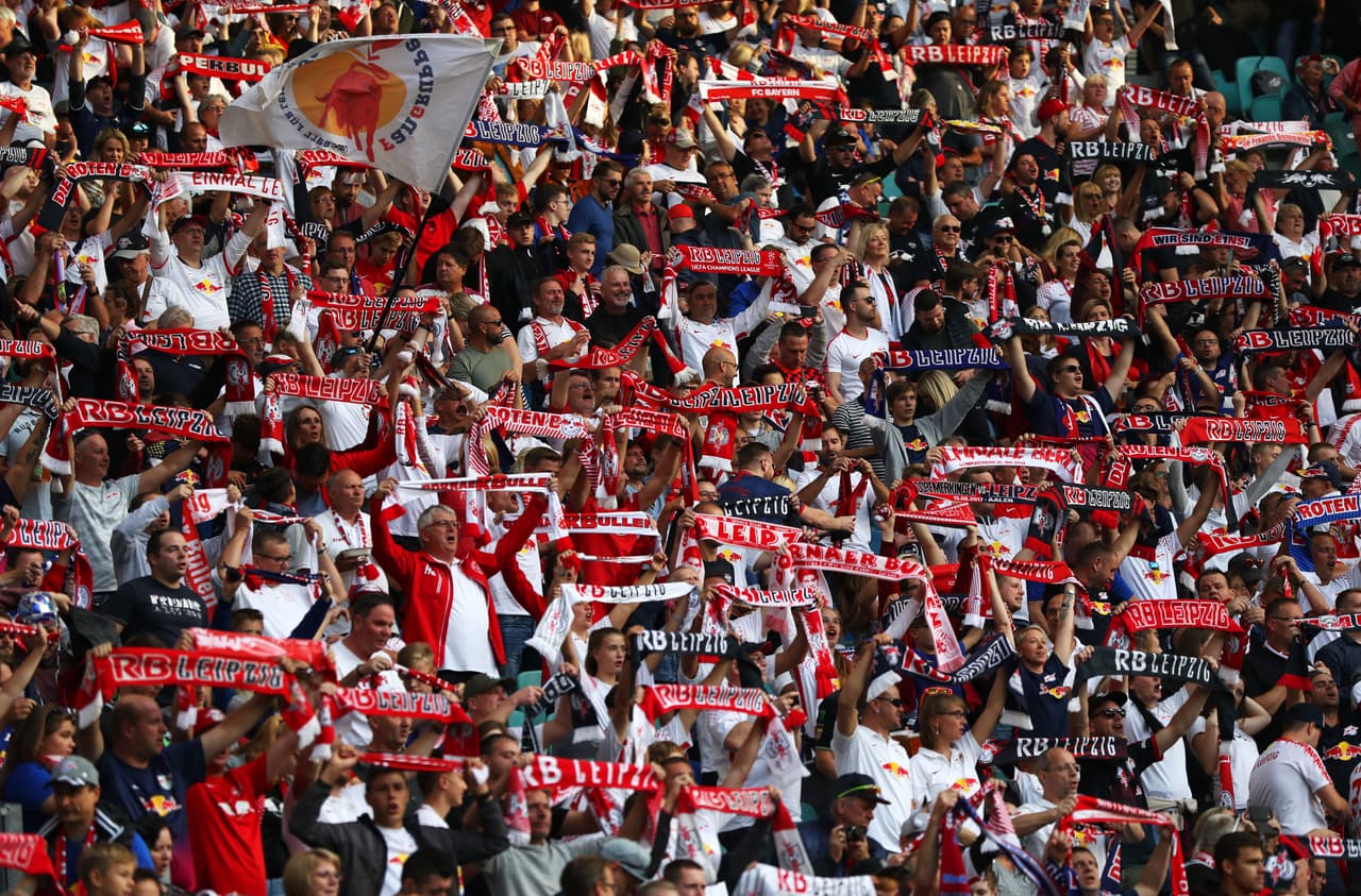 Elétrico empate entre los pupilos de Julian Nagelsmann y Niko Kovac; el Bayern se adelantó con gol de Lewandowksi pero Forsberg, desde los 11 metros, igualó el partido para el 1-1 final.