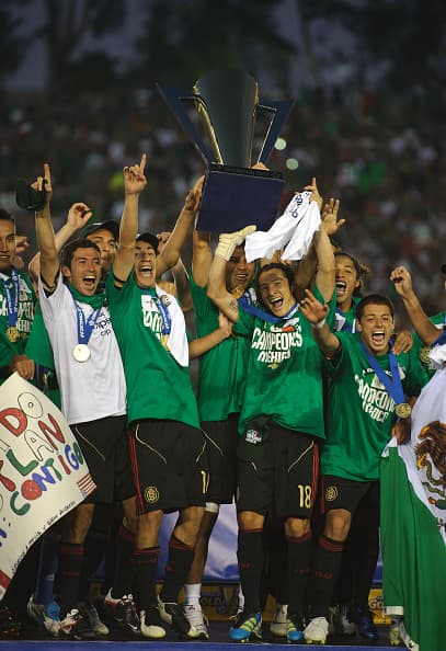 También ha disputado la Copa de Oro en 4 ocasiones, logrando 2 títulos y un subcampeonato.