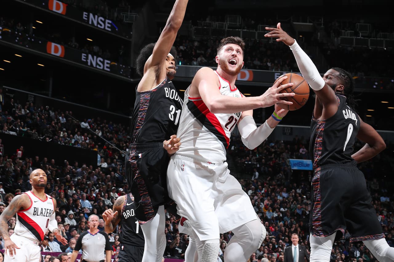 Trail Blazers 113-99 Nets: el equipo de Portland le sacó diferencia a los Rockets con este triunfo en Brooklyn. Por su parte, los locales se quedaron en 30 victorias, pero se mantienen en zona de playoffs.