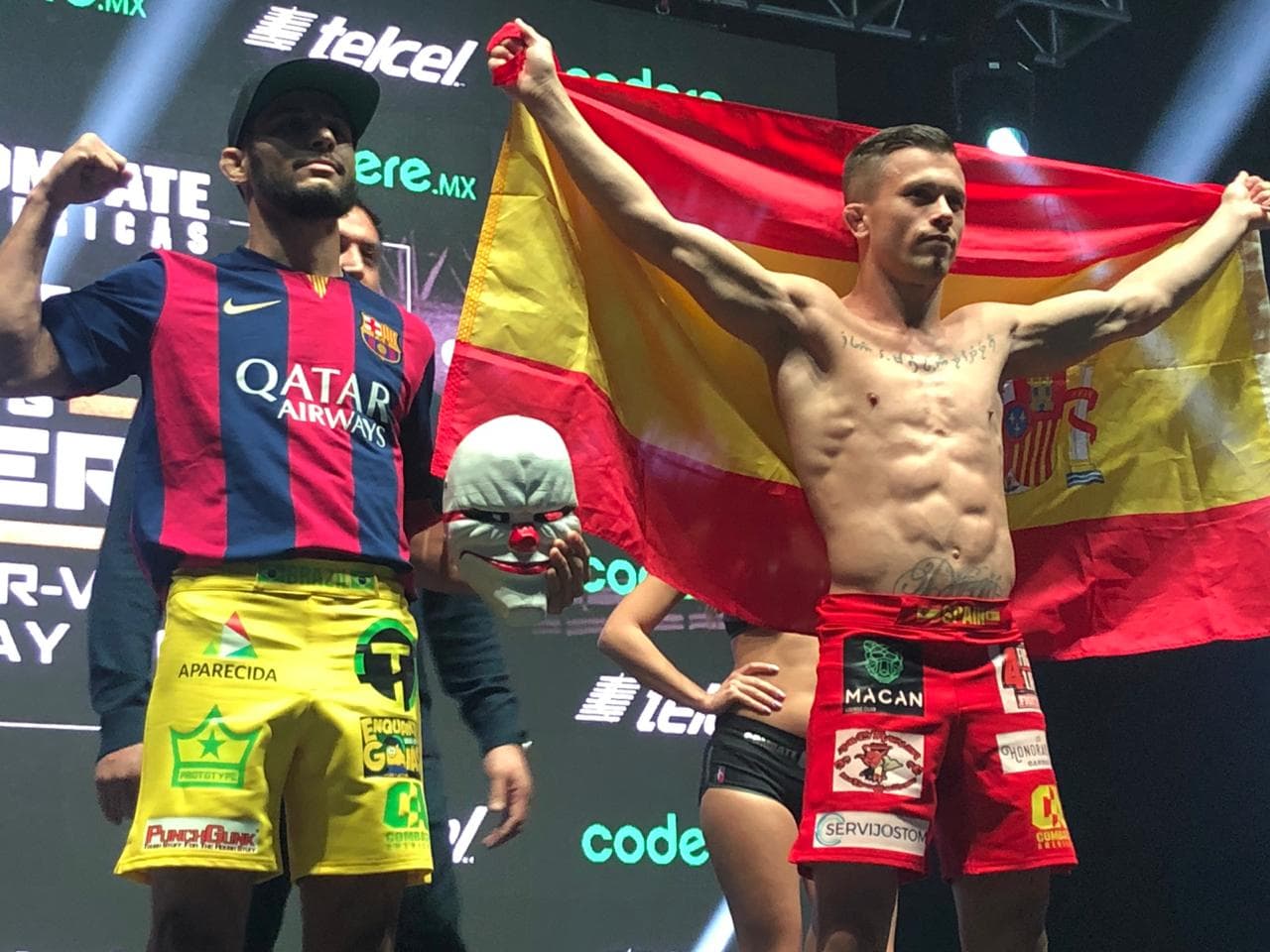 La ceremonia con la 'romana' legitimó el programa de peleadores que se enfrenta este sábado en la noche.