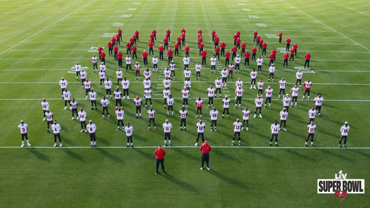 Buccaneers se toma la foto para el Super Bowl con sana distancia