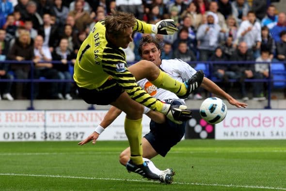 Pero los visitantes no se esperaban a un Bolton con tan marcada vocación ofensiva y volcados al frente.