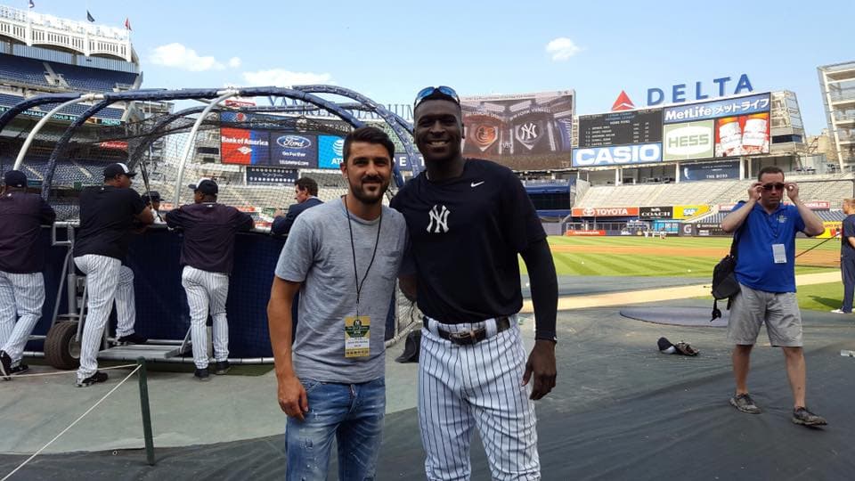 'El Guaje' Villa y Didi Gregorius en el Yankee Stadium.