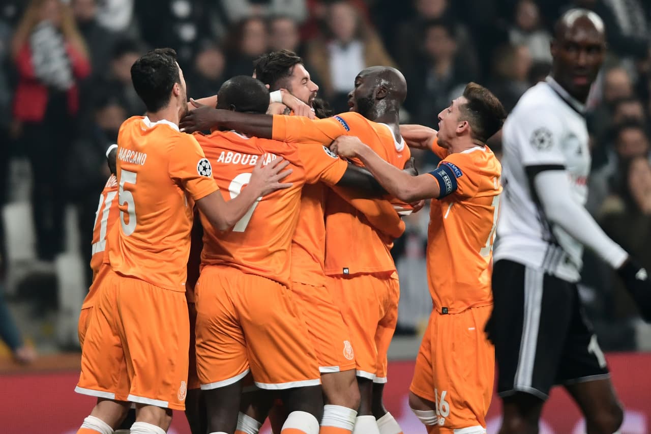 Tras un pase de Ricardo Pereira al minuto 29, Felipe puso el 0-1 de Porto.