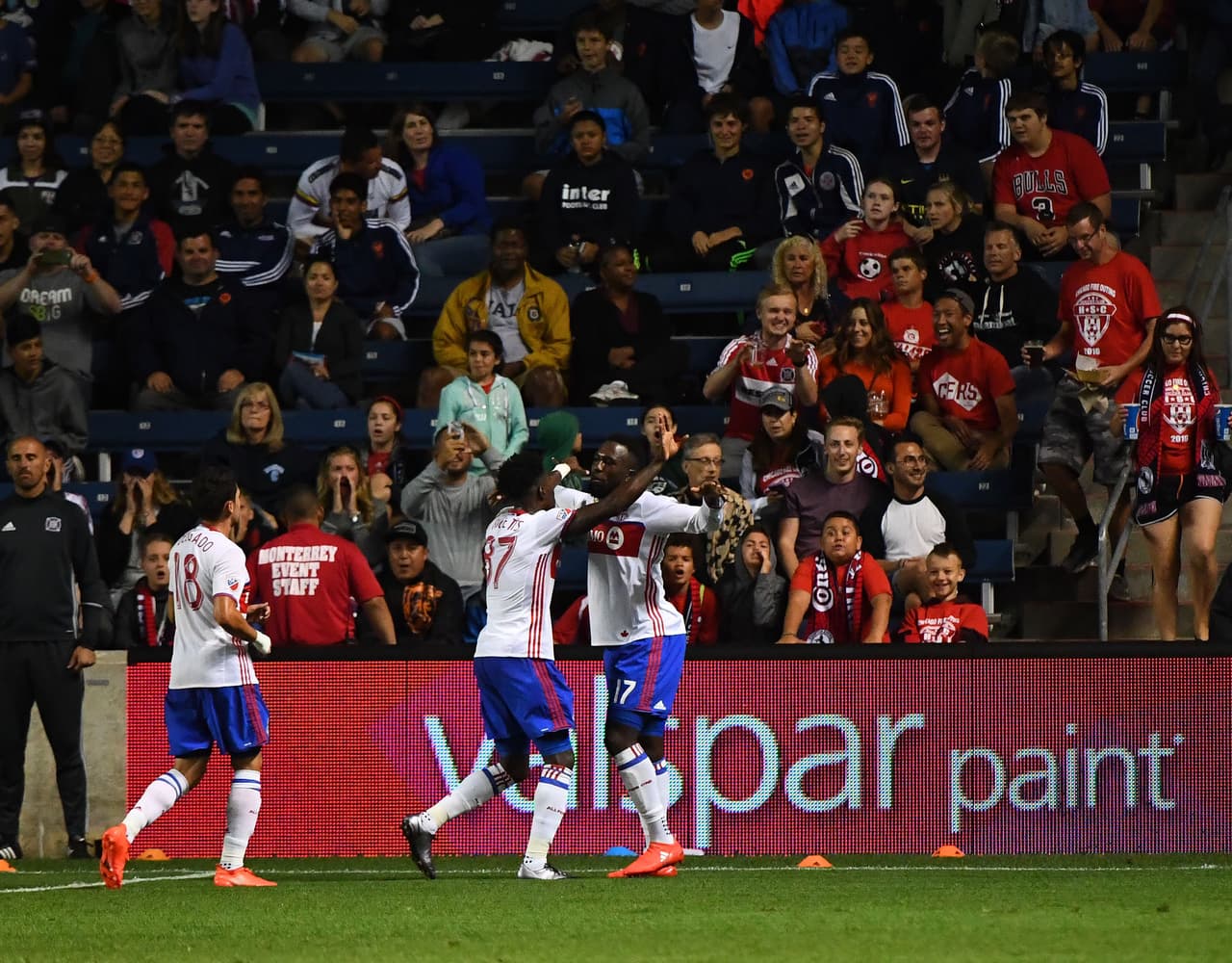 Toronto FC derrota por primera vez al Fire en Chicago y es líder del Este