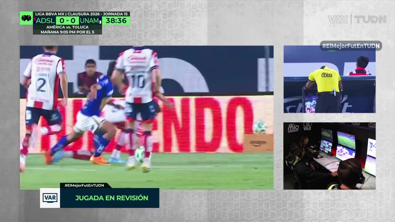¡Penal para los Pumas! Jugada brava en el área y hay pena máxima para el club universidad