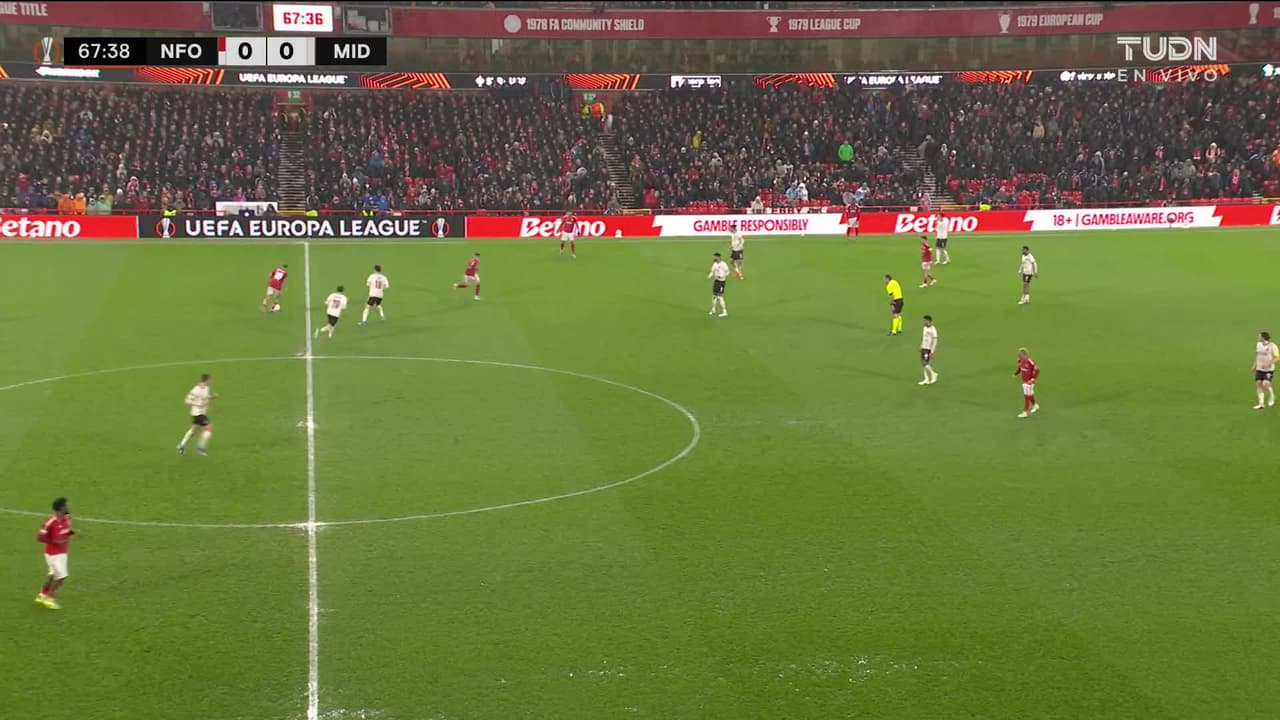 ¡TIRO ATAJADO! disparo por Elliot Anderson.