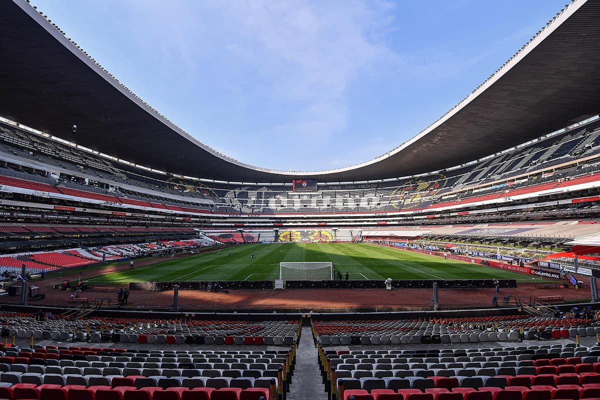 En impecable estado la cancha del Estadio Azteca para la 
<b><a href="https://www.univision.com/deportes/futbol/liga-mx/en-vivo-final-cruz-azul-vs-america-partido-de-vuelta-apertura-2018-liga-mx" target="_blank">Final del Apertura 2018 entre Cruz Azul y América.</a></b>