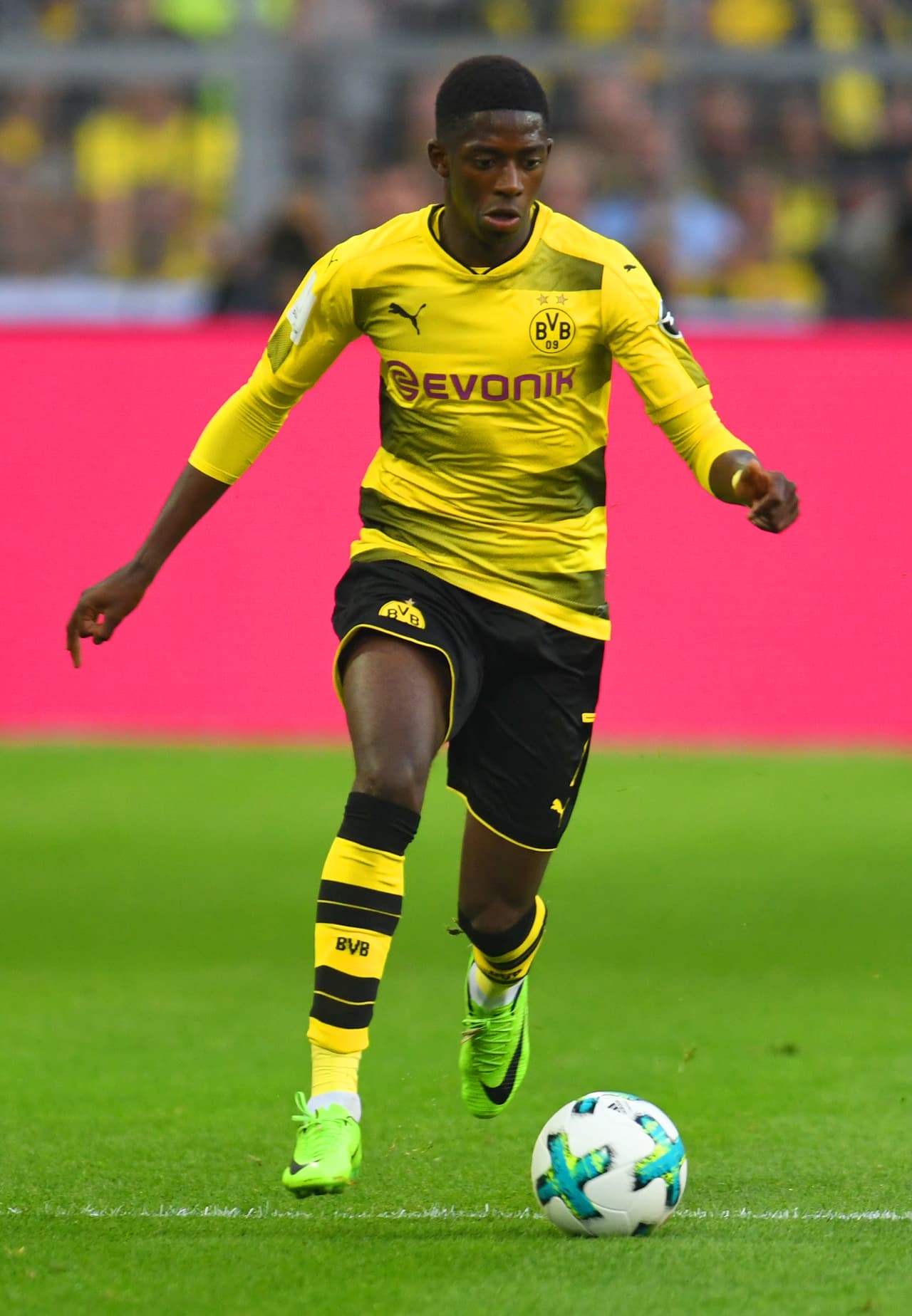 Otro de los que suena para sumarse al equipo catalán es el francés Ousmane Dembele.