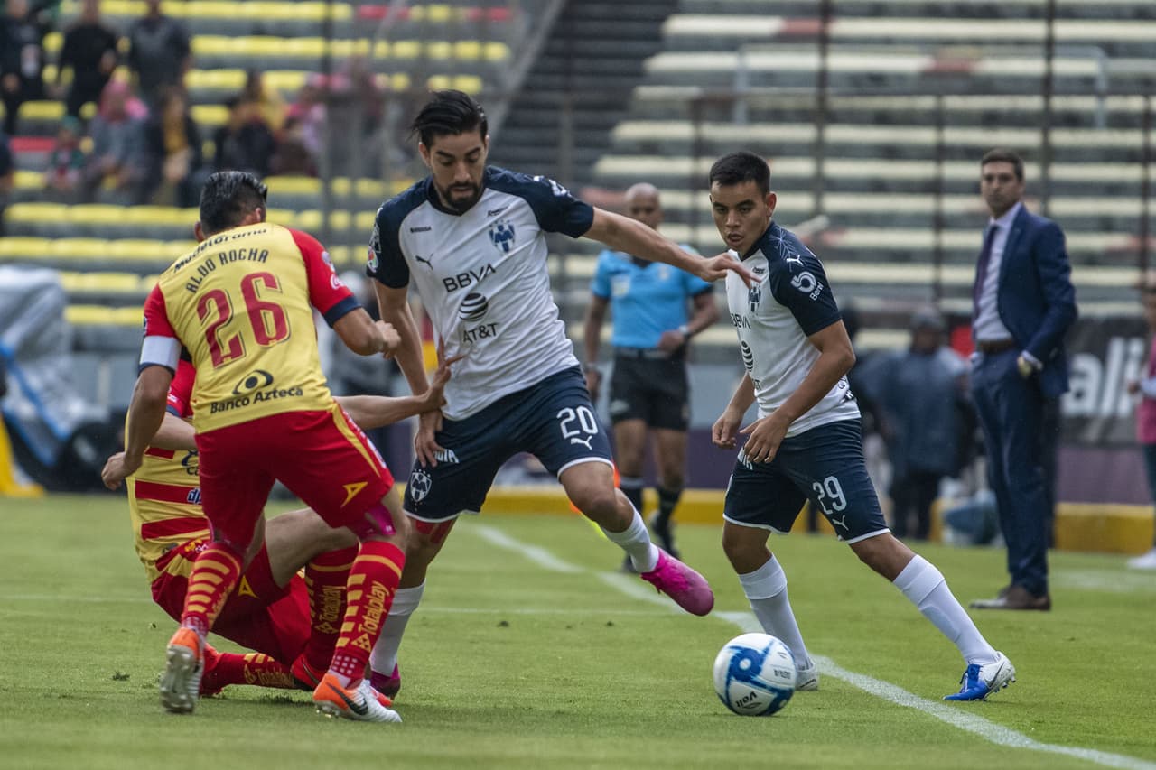 Rodolfo Pizarro fue frenado por la zaga de Monarcas