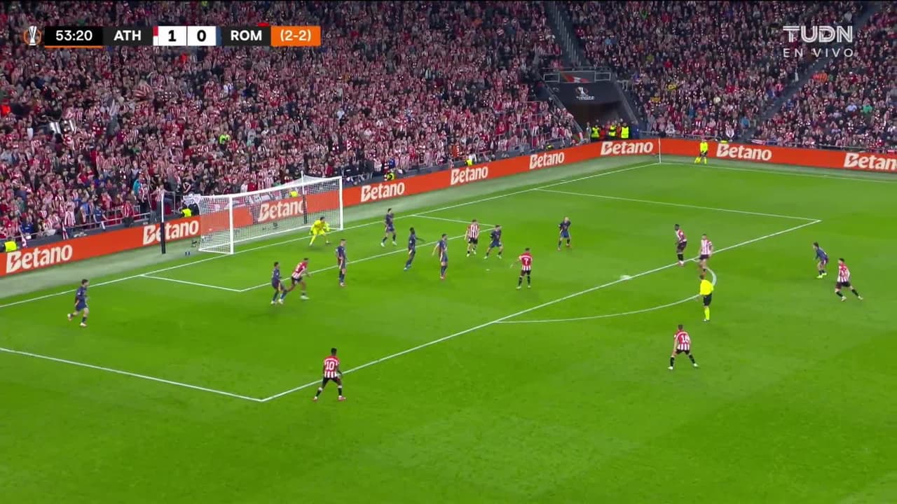 ¡TIRO ATAJADO! disparo por Unai Núñez.