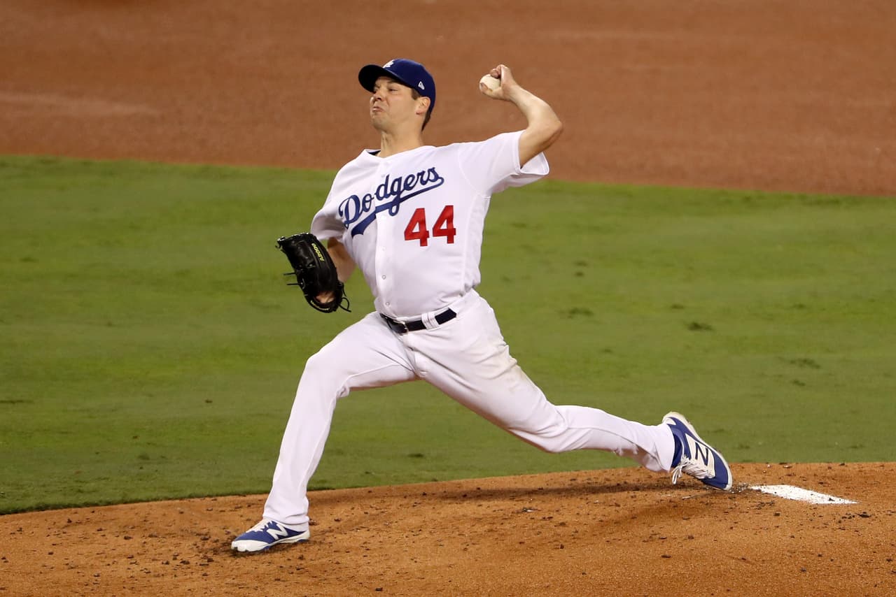 Rich Hill fue el abridor para los locales. El zurdo trabajó 4.2 entradas en las que permitió 4 imparables y una carrera limpia. Ponchó a 5 rivales y empleó 58 lanzamientos, 45 de los cuales fueron strikes.
