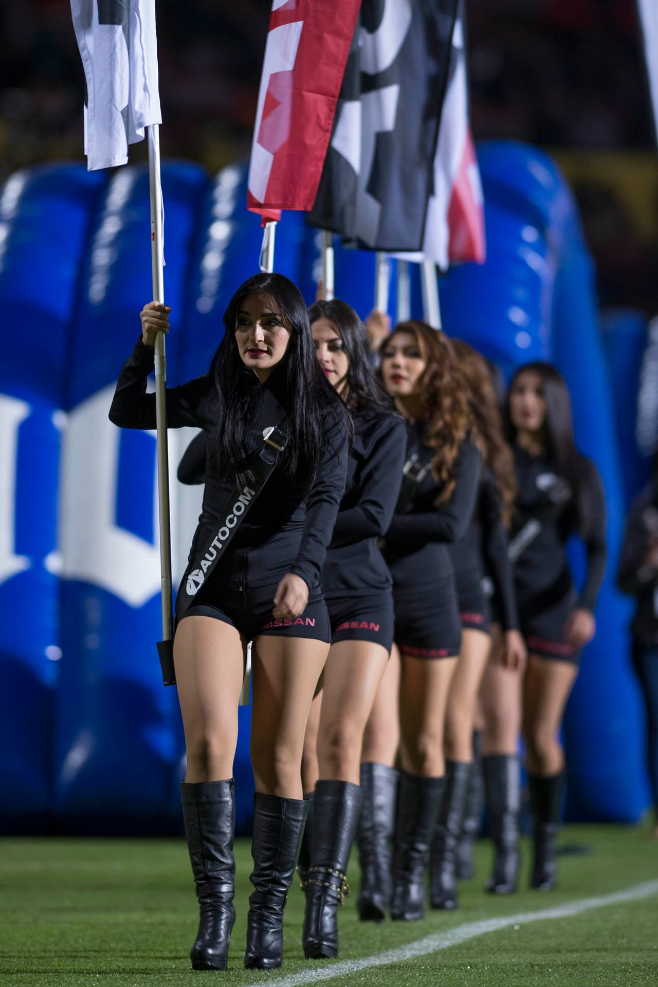 La belleza de las porristas en la fecha 1