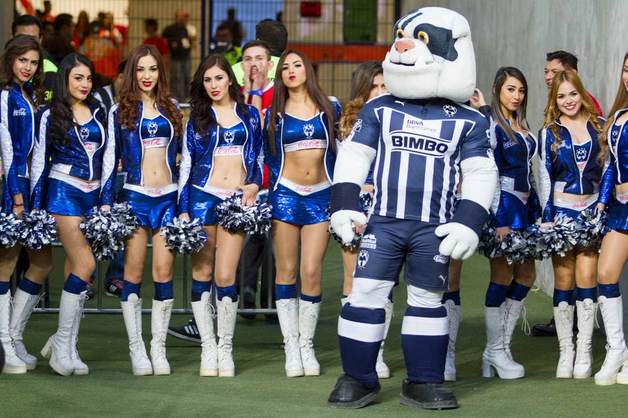 La belleza de las porristas en la fecha 1