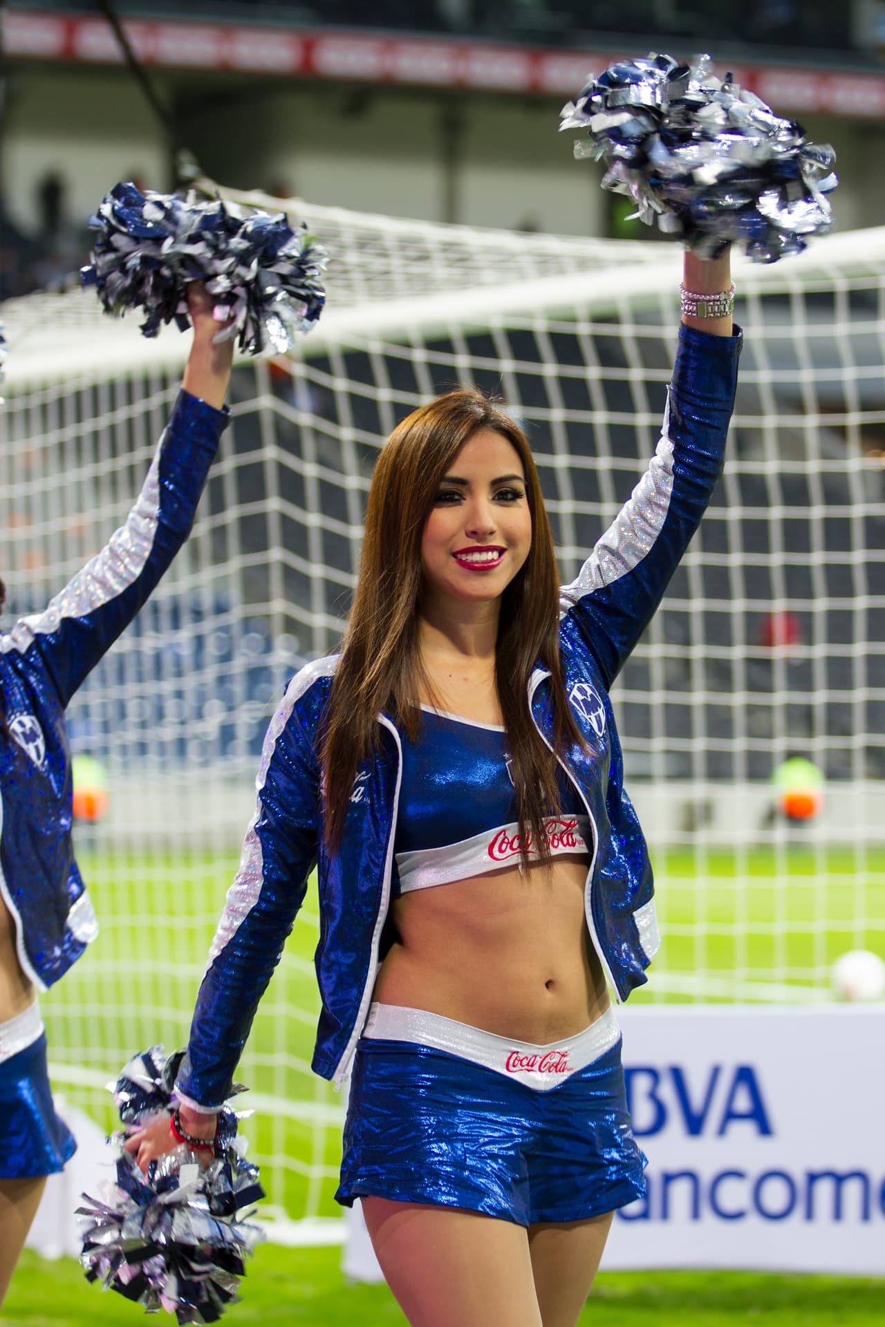 La belleza de las porristas en la fecha 1