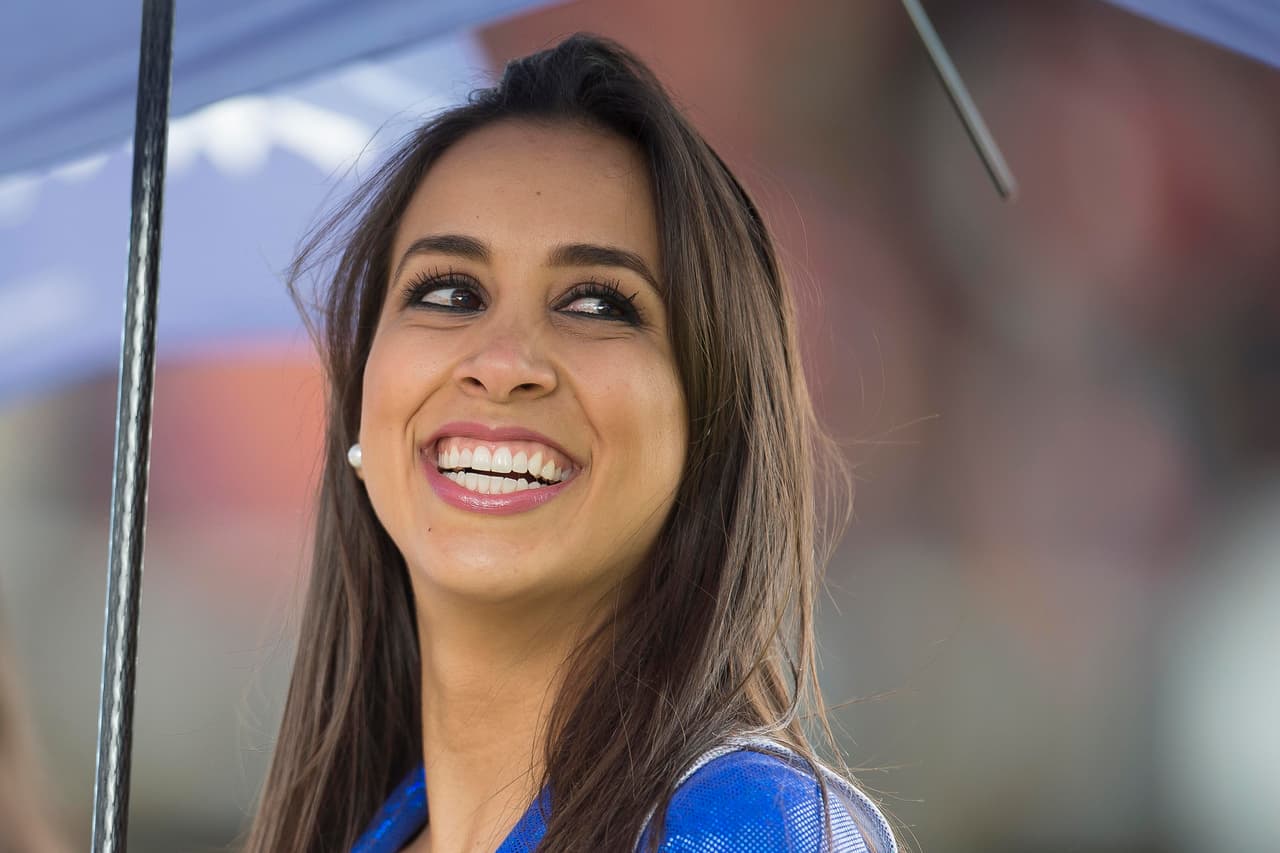 La belleza de las porristas en la fecha 1