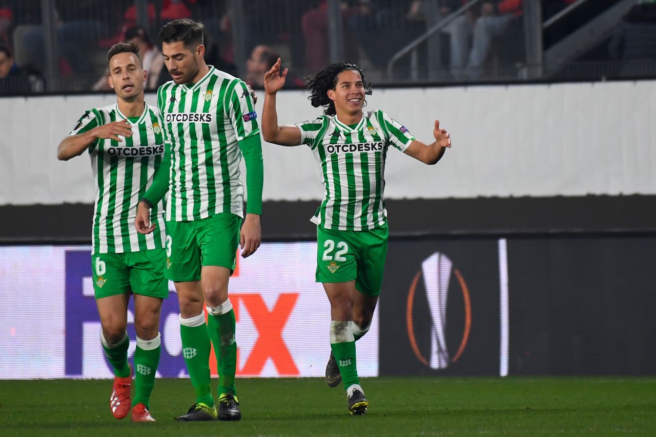 Diego Lainez: la gran figura de dicho partido fue el ex América, quien marcó el gol del empate sobre el final. Con la lesión de Junior Firpo, Quique Setién podría utilizarlo como titular en esta jornada.