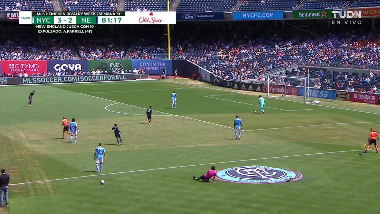 ¡GOL!  anota para New York City FC. Valentín Castellanos