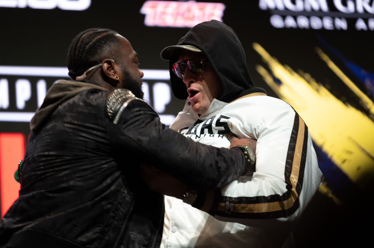 En plena conferencia de prensa, Wilder y Fury se manotearon amenazándose el uno al otro.