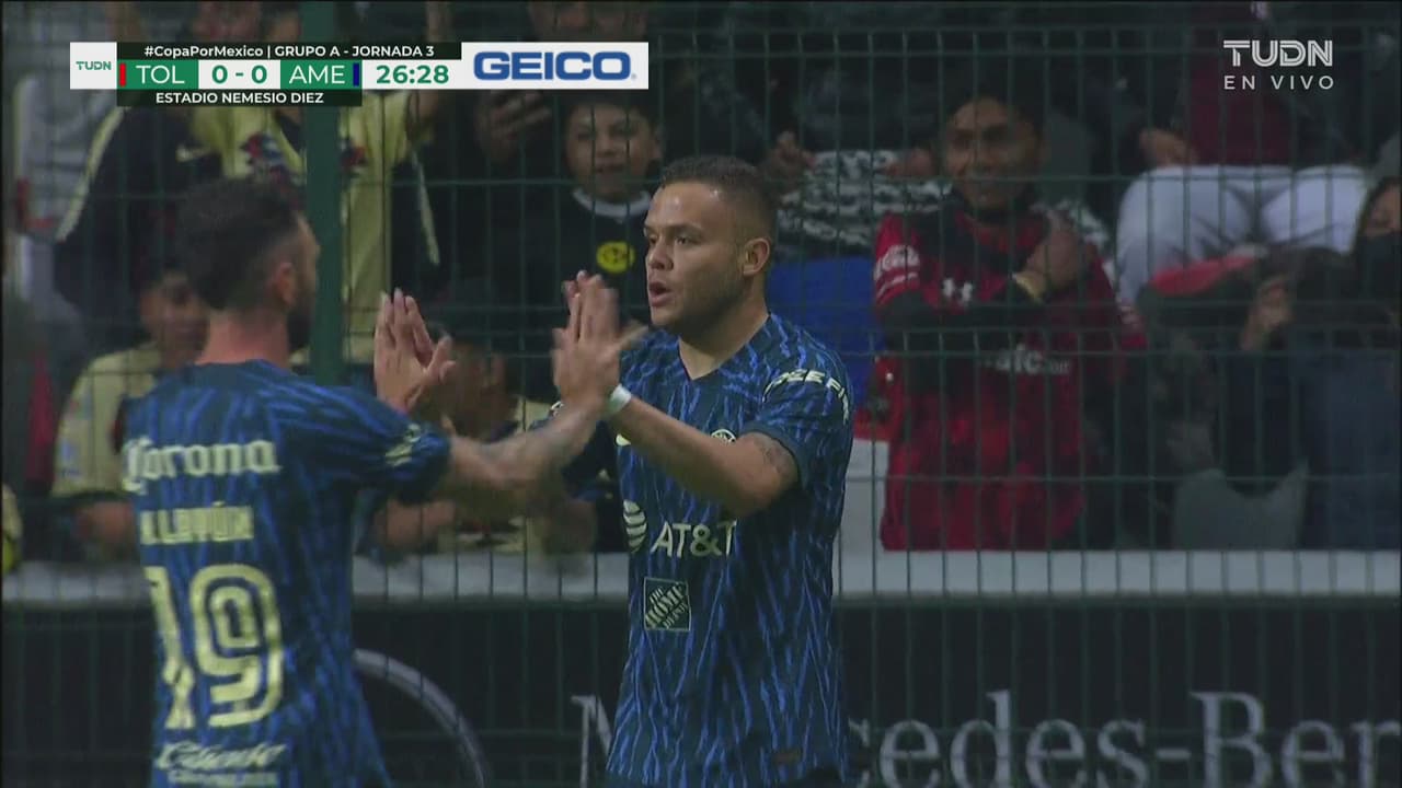 ¡Qué calidad! ‘Cabecita’ domina a la zaga y anota el 0-1 del América