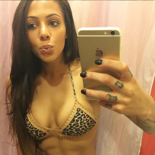 La atacante de la selección estadounidense en sin duda una de las futbolistas más hermosas del mundo y eso quedó demostrado en el pasado Mundial Femenil donde se consagró con Estados Unidos. Actualmente es pareja del jugador Dom Dwyer.