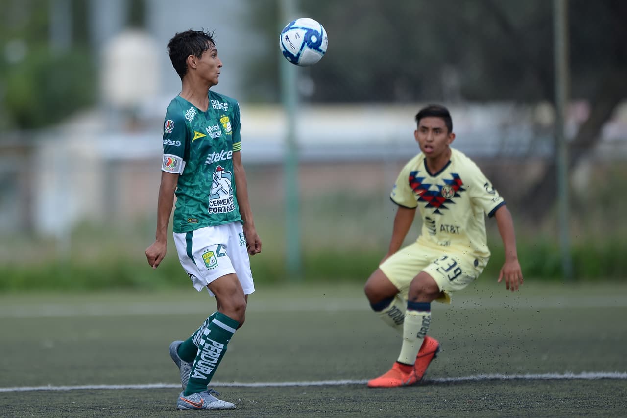 León convoca a Fidel Ambriz de 17 años para la Liguilla