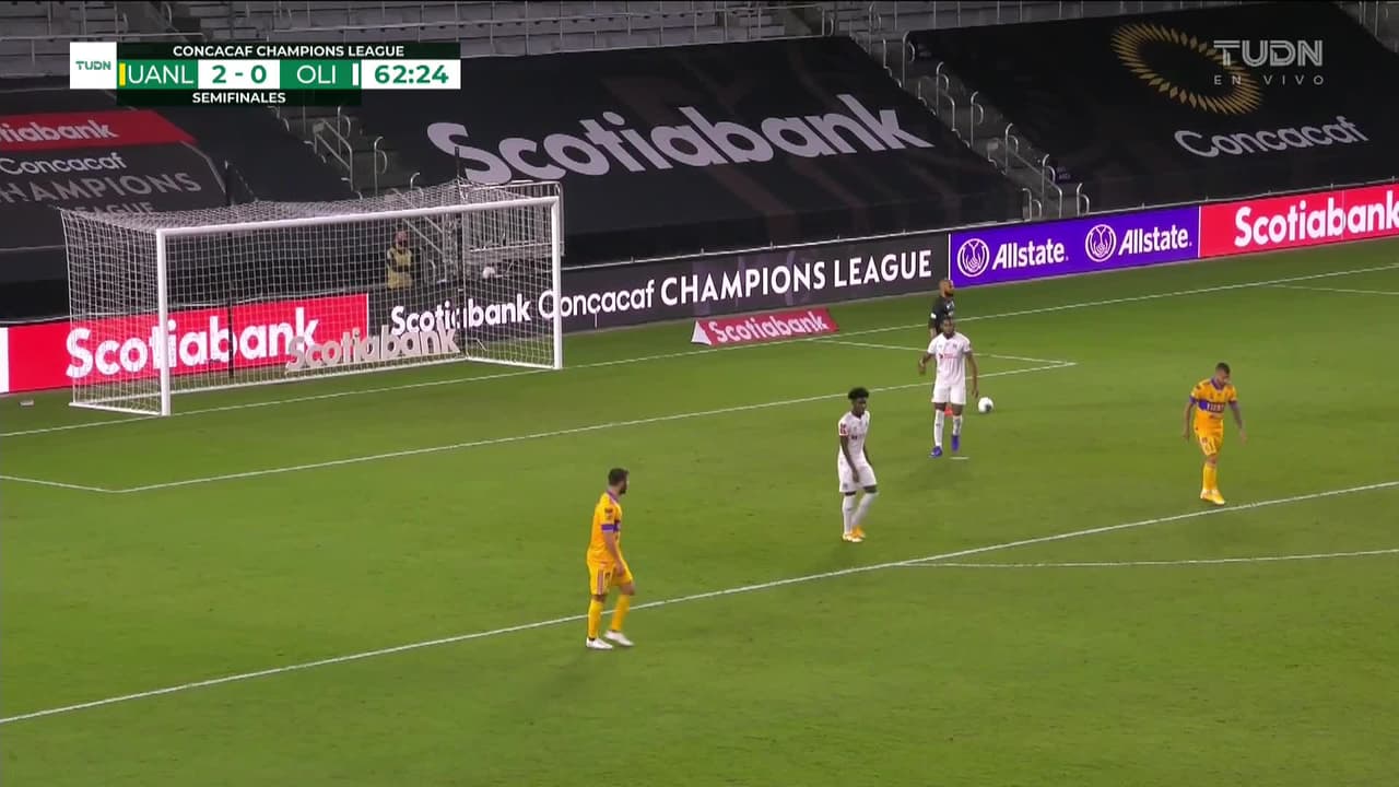 ¡TIRO ATAJADO! disparo por Raymundo Fulgencio.