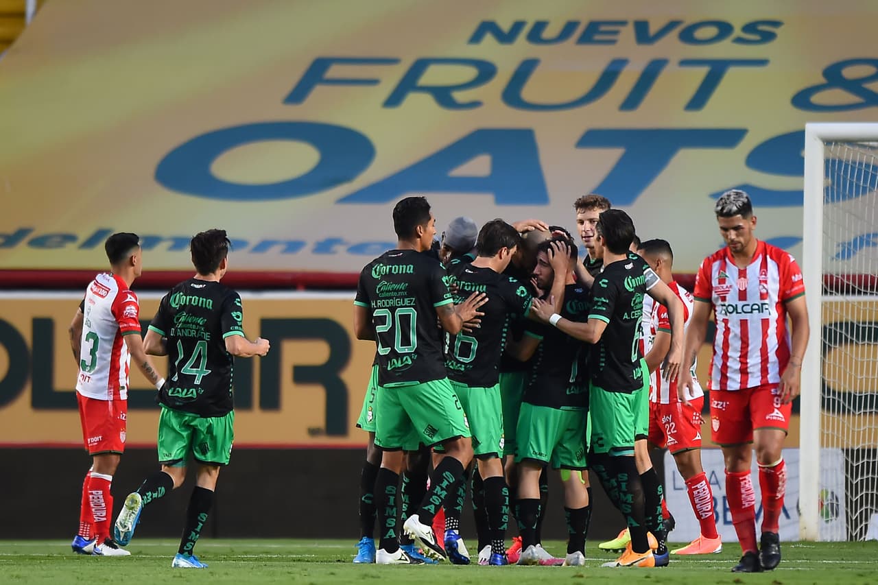 A los 35’ del partido, Santos se ponía al frente en el marcador.