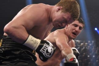 MArco Huck golpea a Arslan en la ruta a su victoria.