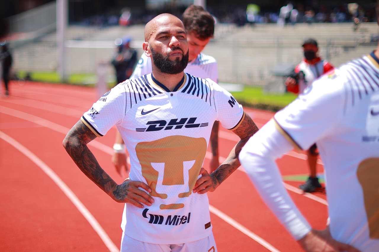 Dani Alves: “Volver al Barcelona es muy único para mí”