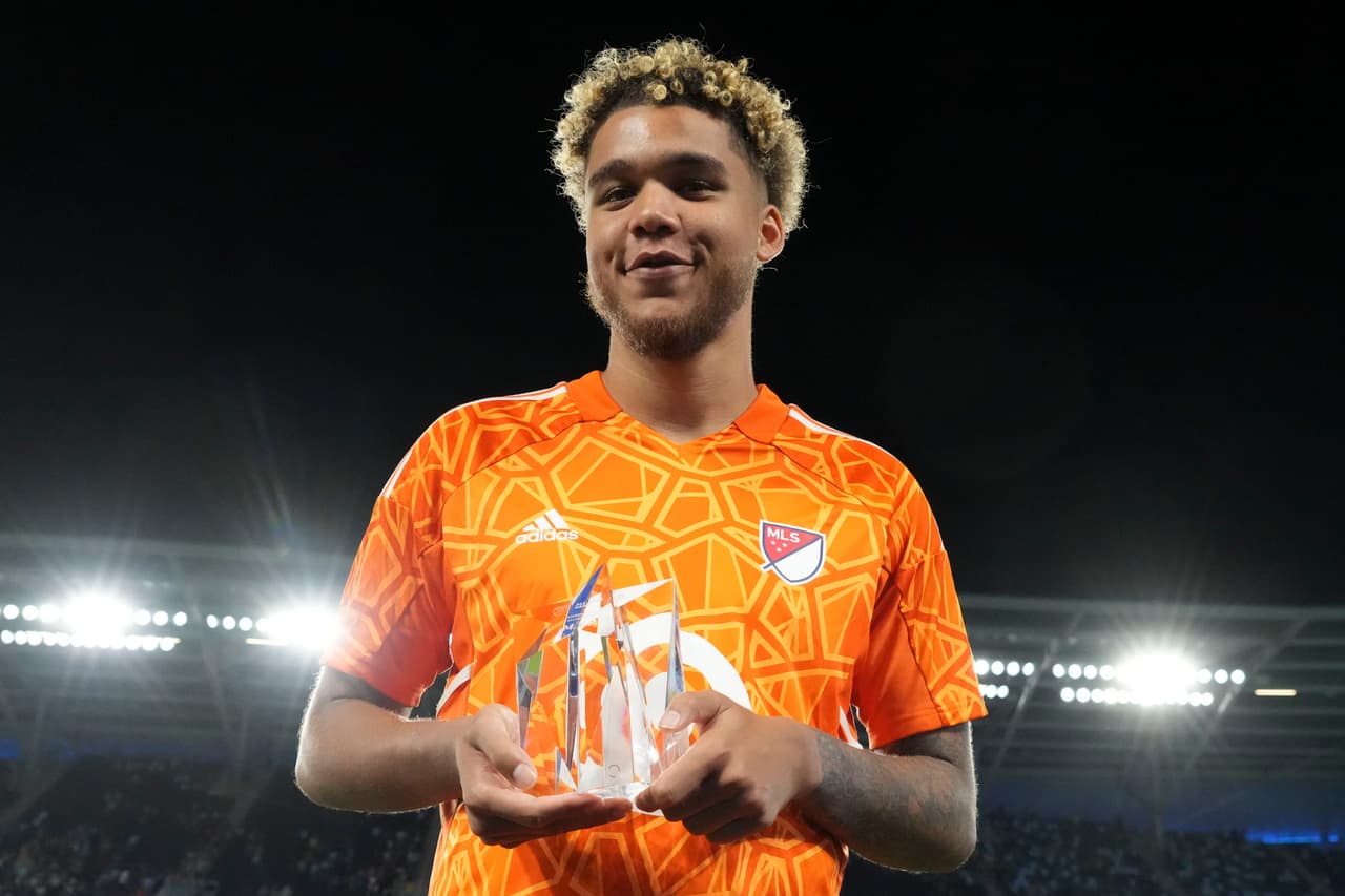 El arquero Dayne St. Clair (Minnesota United FC) fue nombrado el Jugador Más Valioso del encuentro.
<br>