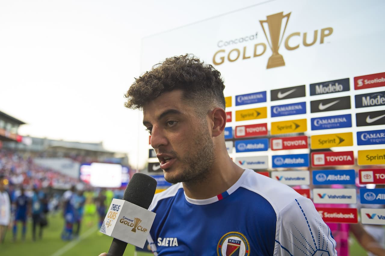 Ese es Steeven Saba, el llamado "doble haitiano" de Carlos Vela que espera brillar aún más en la Copa Oro no solo por su parecido con el mexicano.