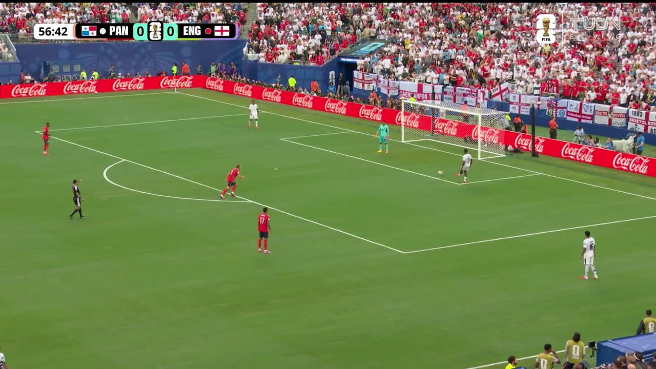 ¡TIRO ATAJADO! disparo por Harry Kane.